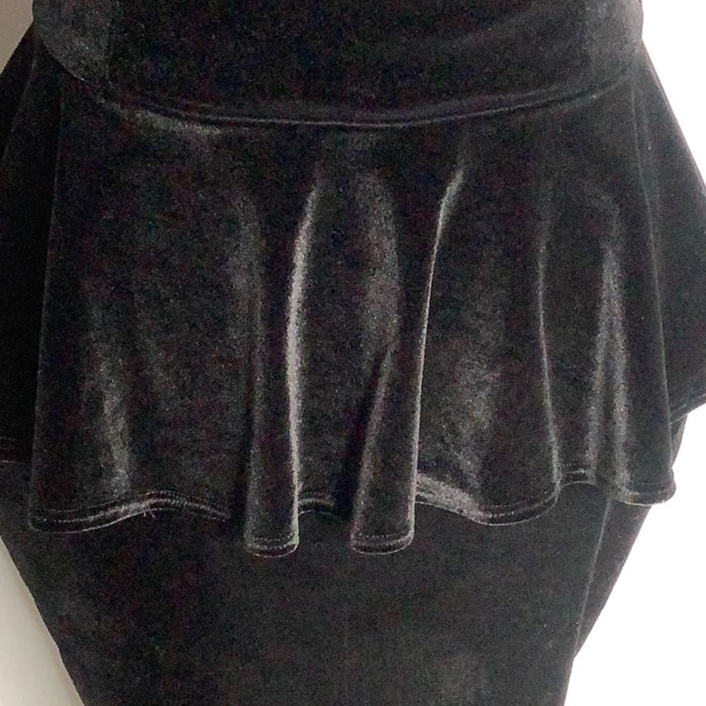 Elegant Black Velvet Peplum Off Shoulder Dress Size M Whimsigoth Vintage - Picture 10 of 16